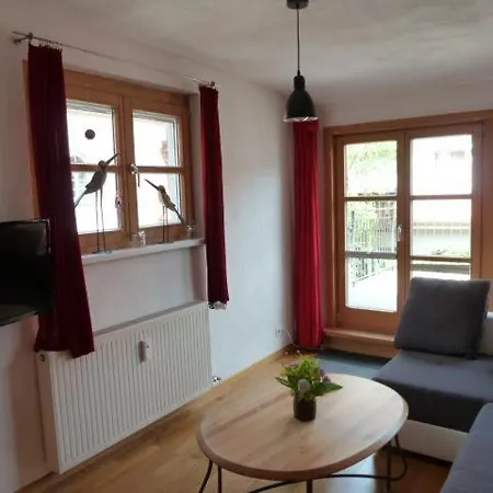 Apartment - Mittendrin -