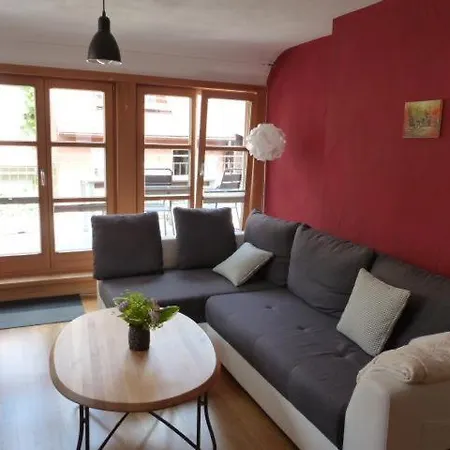 Apartment - Mittendrin -
